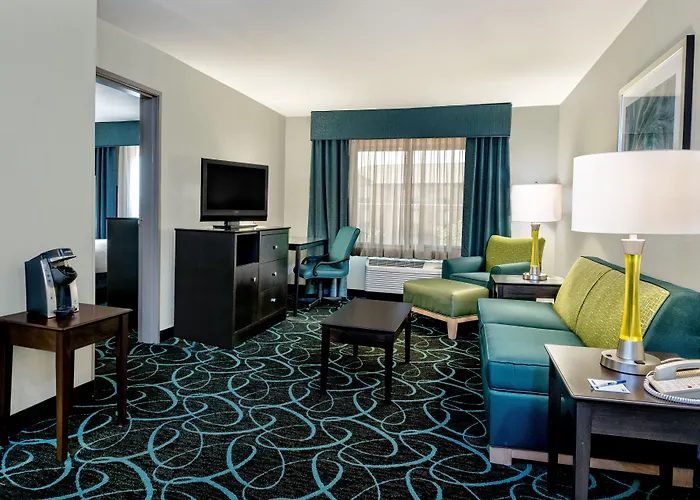 Hotel Express And Worth/i-20