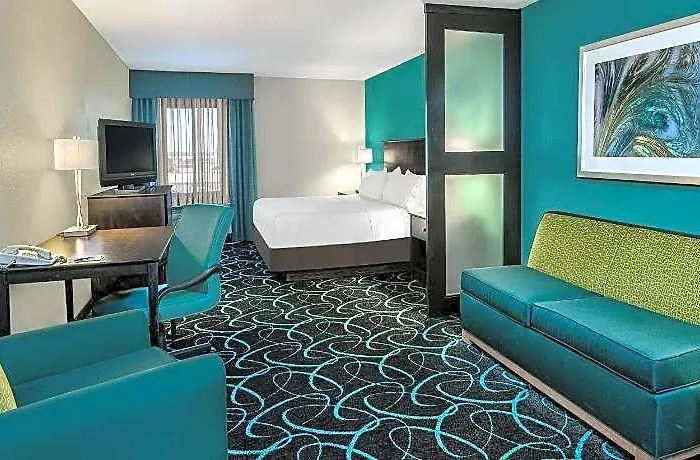 Hotel Express And Worth/i-20