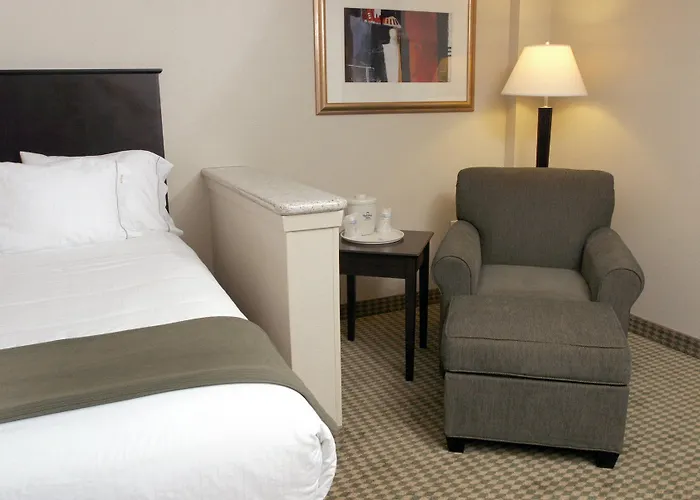 Express And Worth/i-20 Hotel 3*